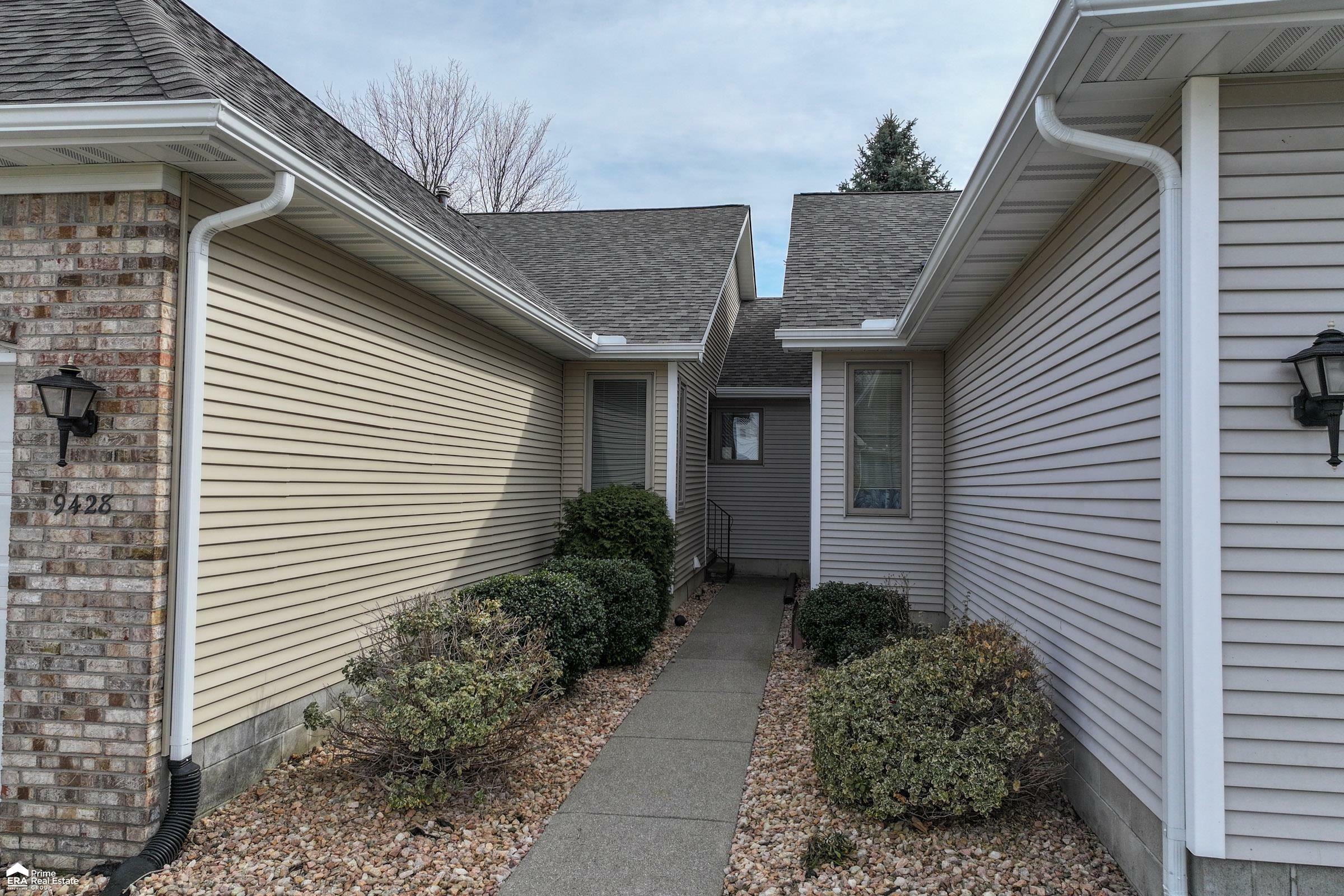 Property Photo: 9428 Rayna Dr Drive MI 48423