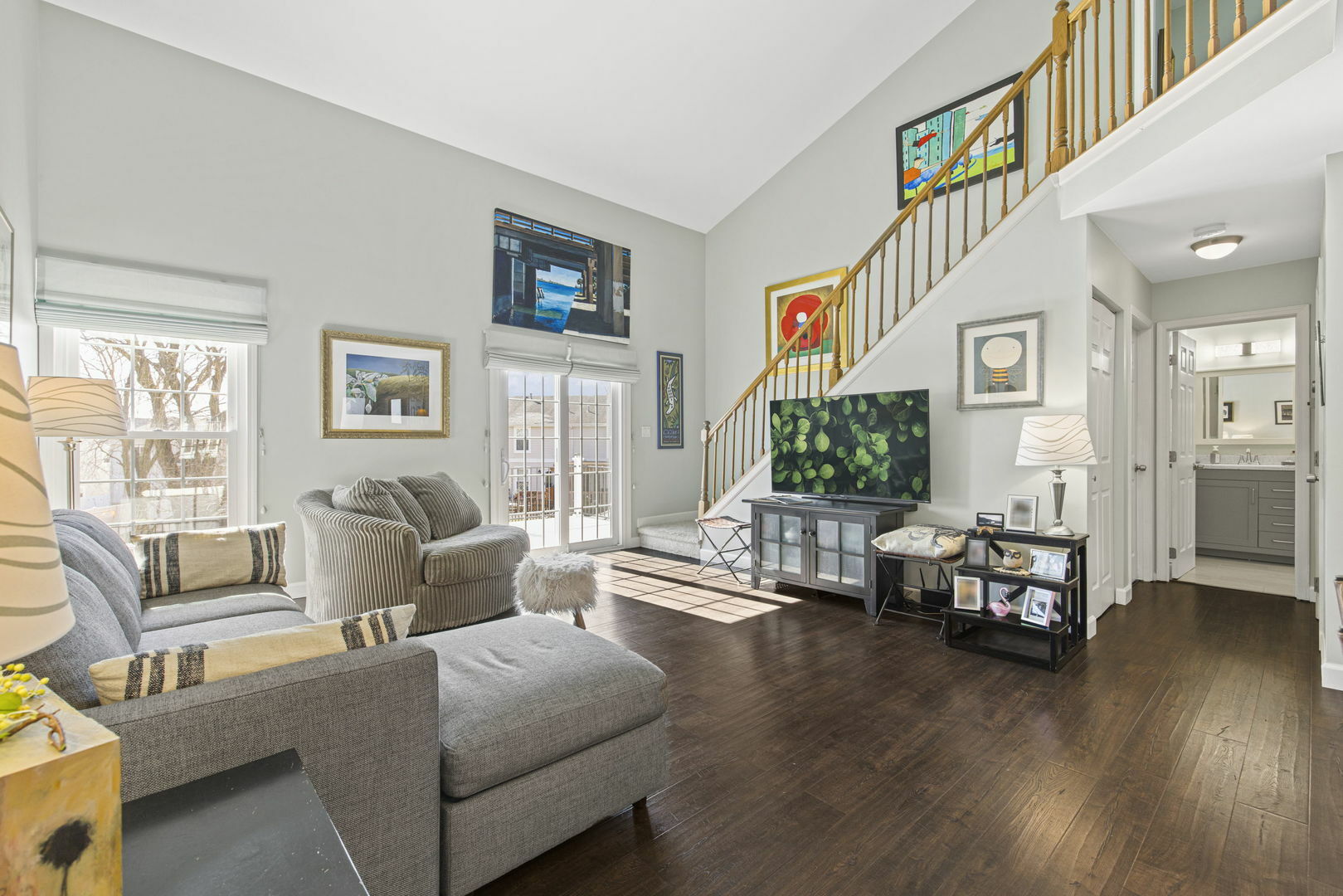Property Photo: 987 Georgian Place IL 60103