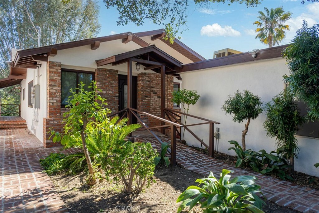 Property Photo:  238 Thorne Street  CA 90042 
