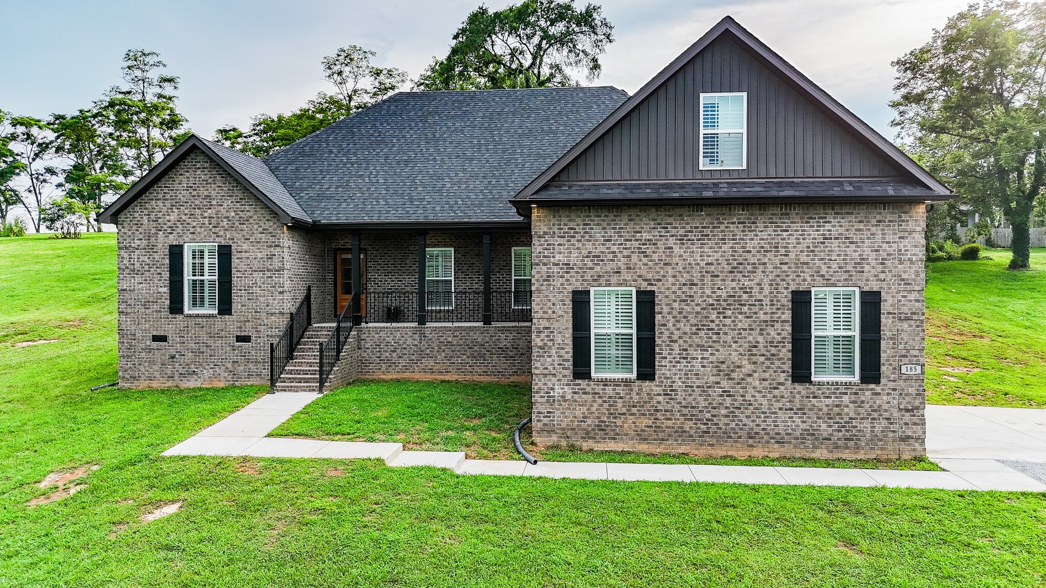 Property Photo: 185 Mullins Mill Rd TN 37160