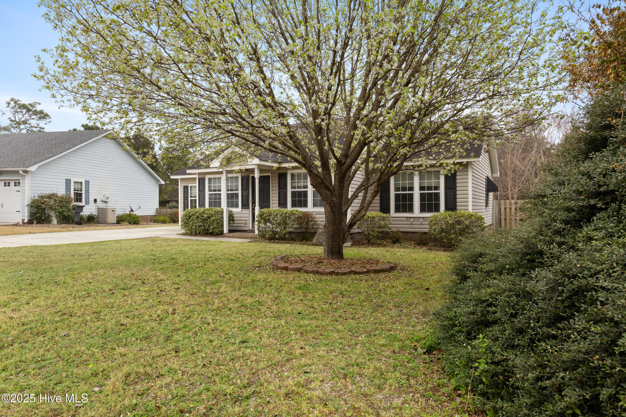 Property Photo: 4600 Weybridge Lane NC 28409