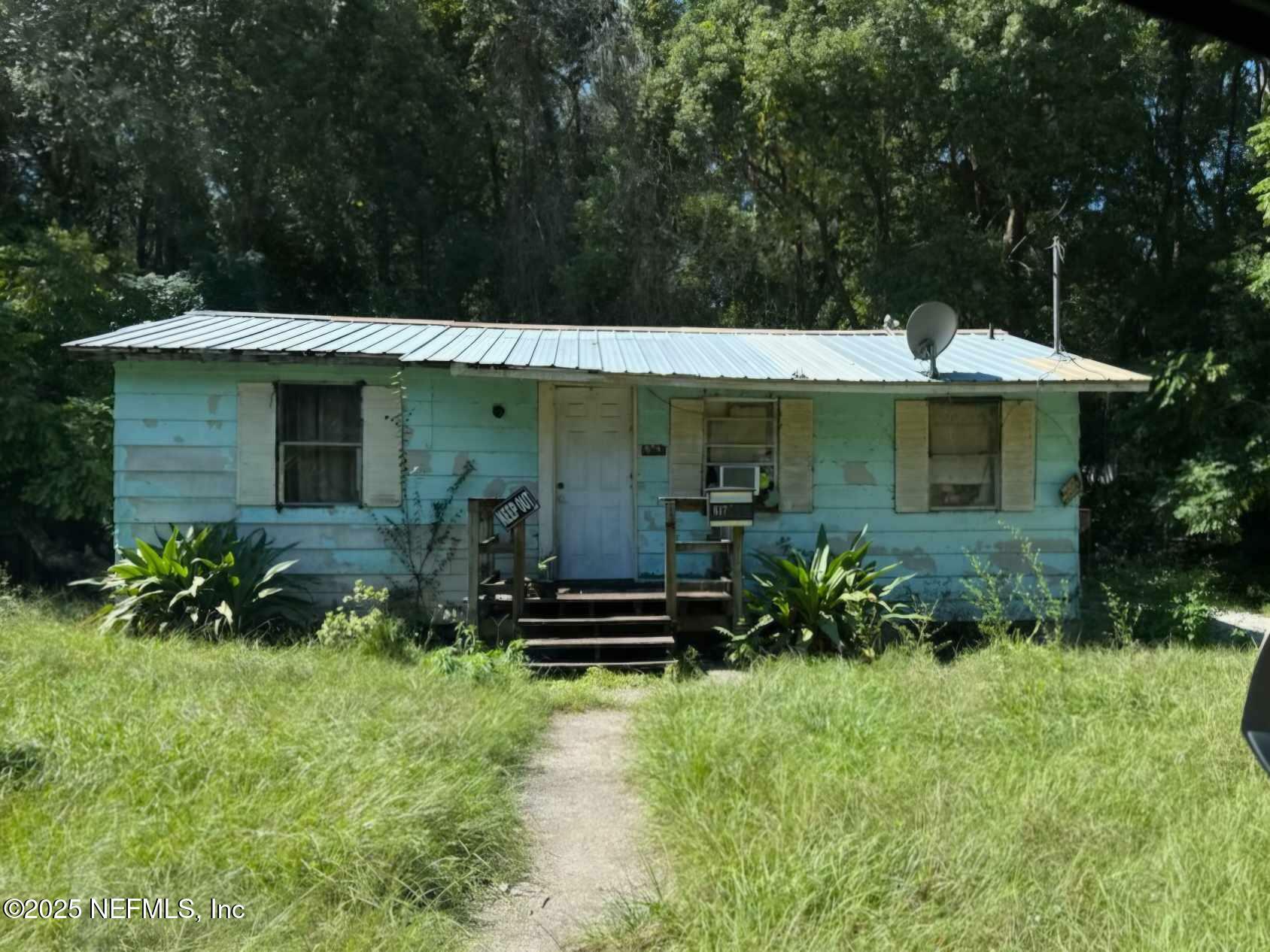 Property Photo:  617 Washington Lane  FL 32043 