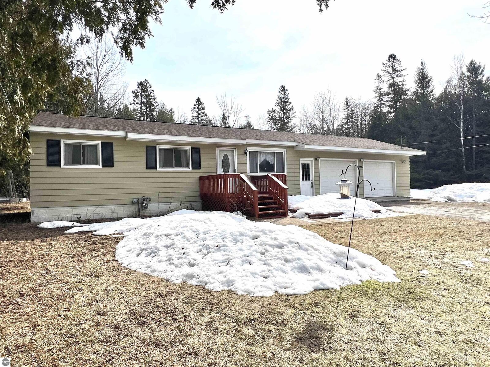 Property Photo: 6829 US-23 N MI 49707