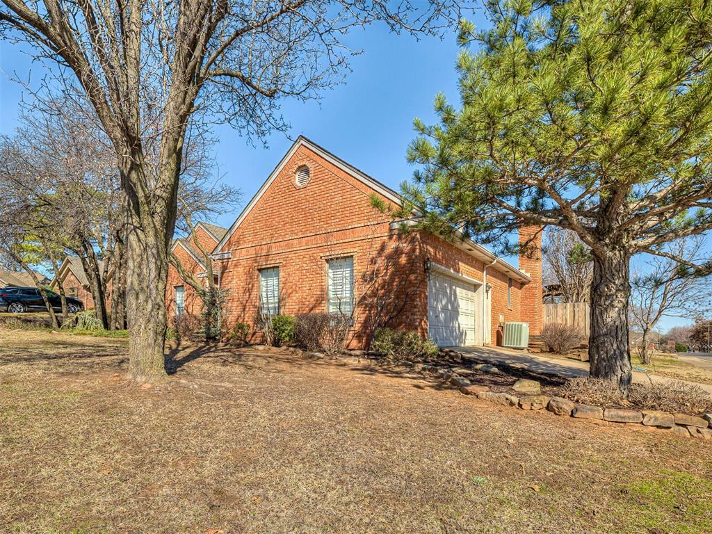 Property Photo: 2809 Red Fern OK 73034