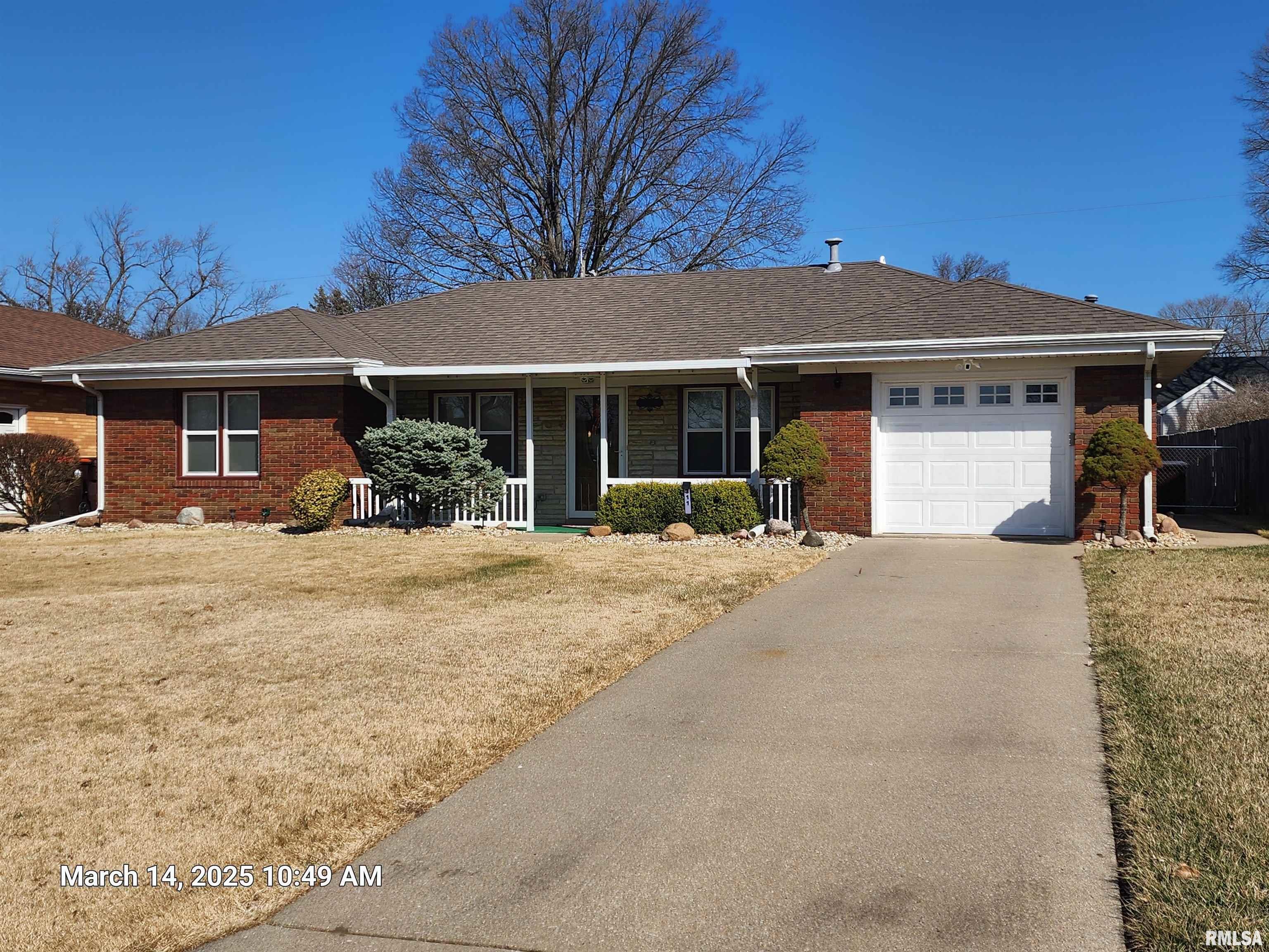 311 W Northridge Lane  Peoria IL 61614 photo