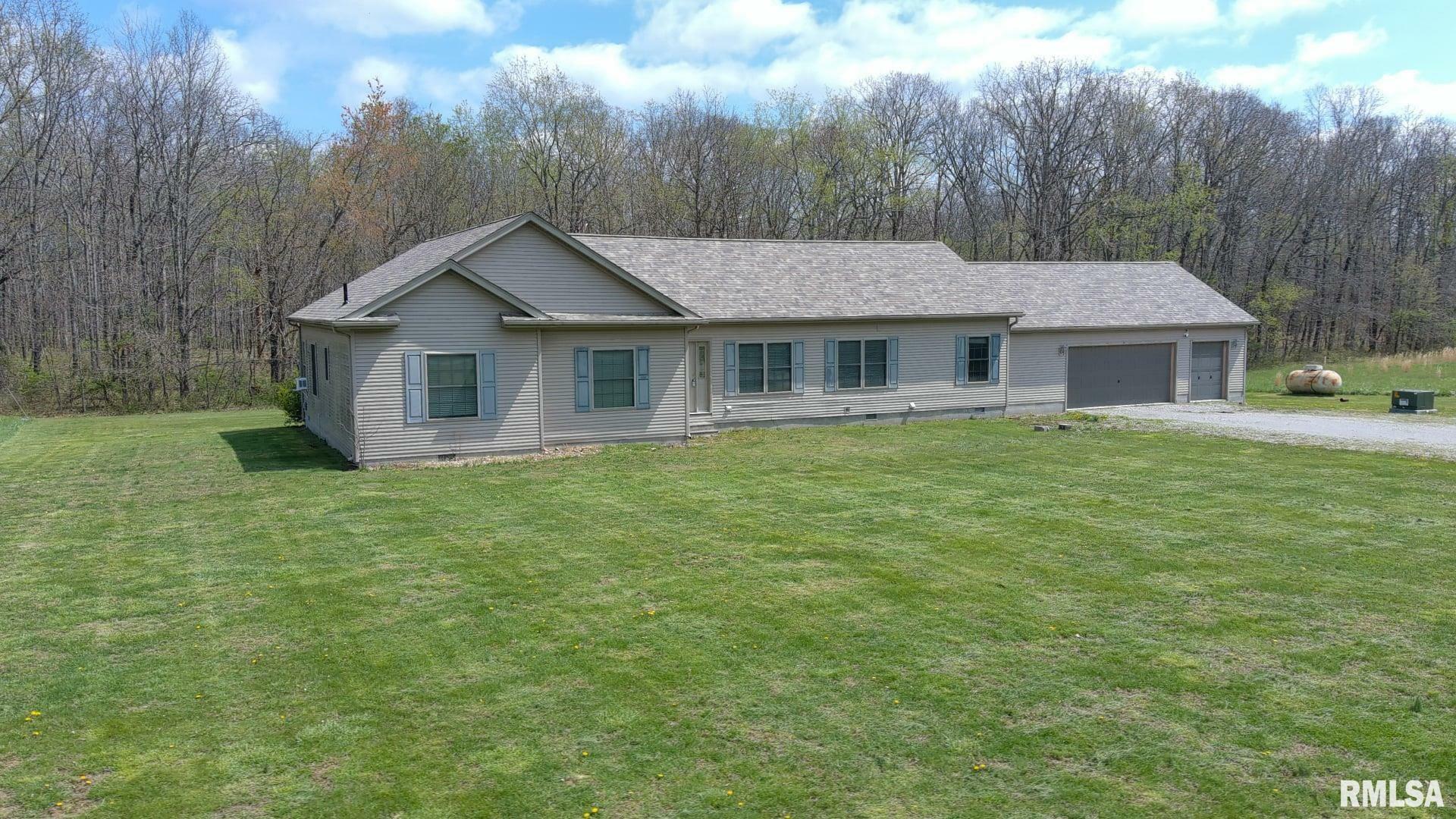 2814 Chouteau Avenue  Odin IL 62870 photo