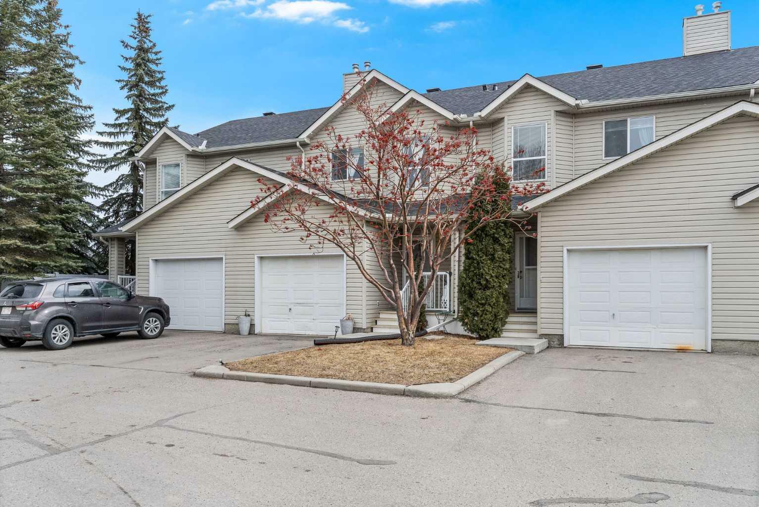 Photo de la propriété: 125 Mt Douglas Manor SE AB T2Z 3C8