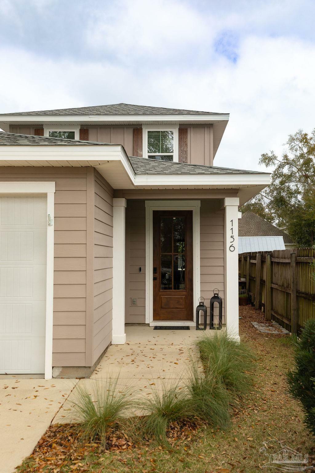 Property Photo: 1156 E Baars St FL 32503