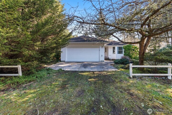 Property Photo: 742 Wakina Loop SE WA 98569