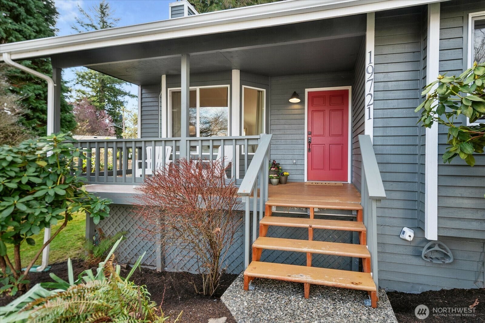 Property Photo: 19721 58th Avenue NE WA 98028