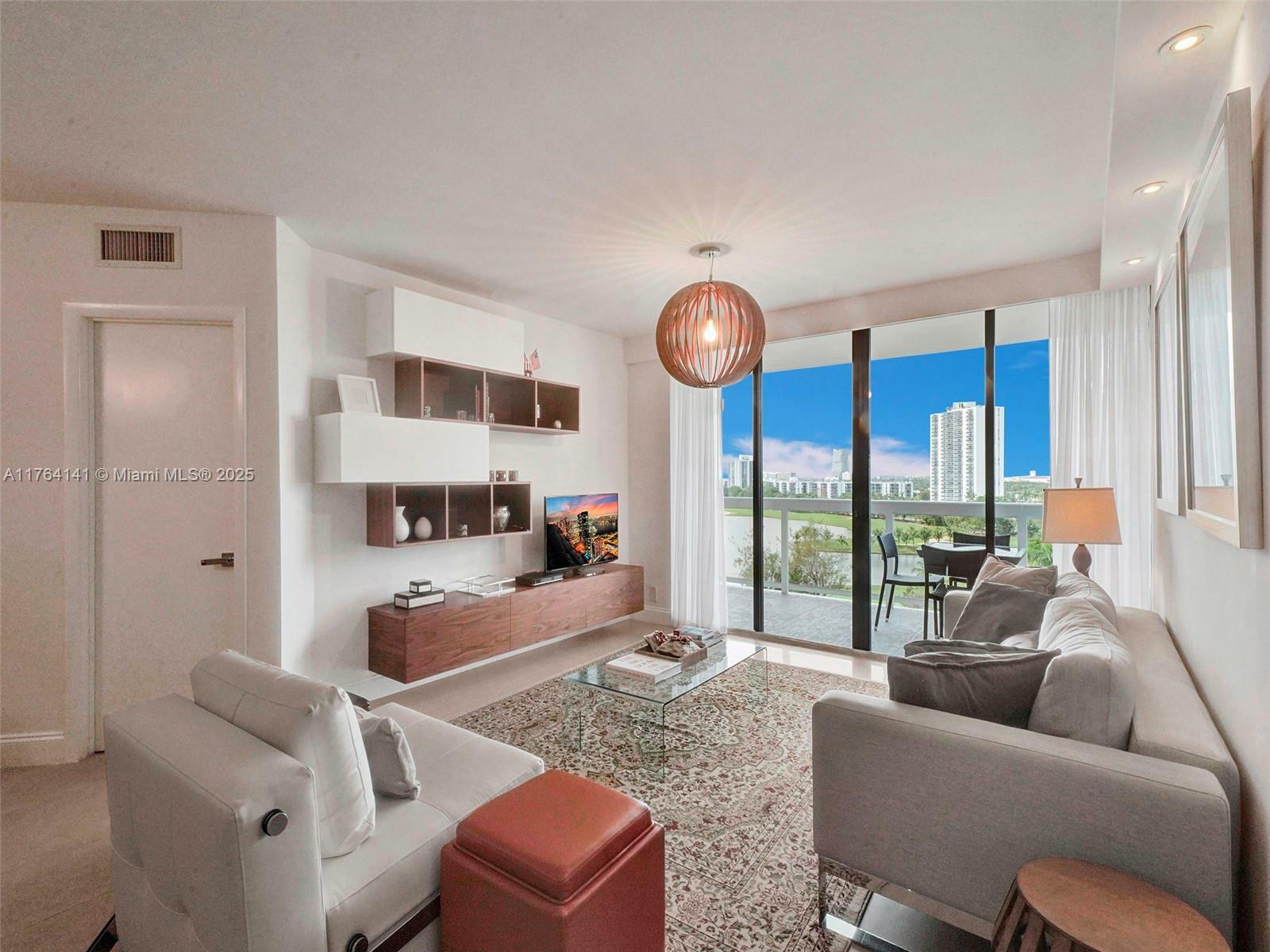 20185 Country Club Dr 909  Aventura FL 33180 photo