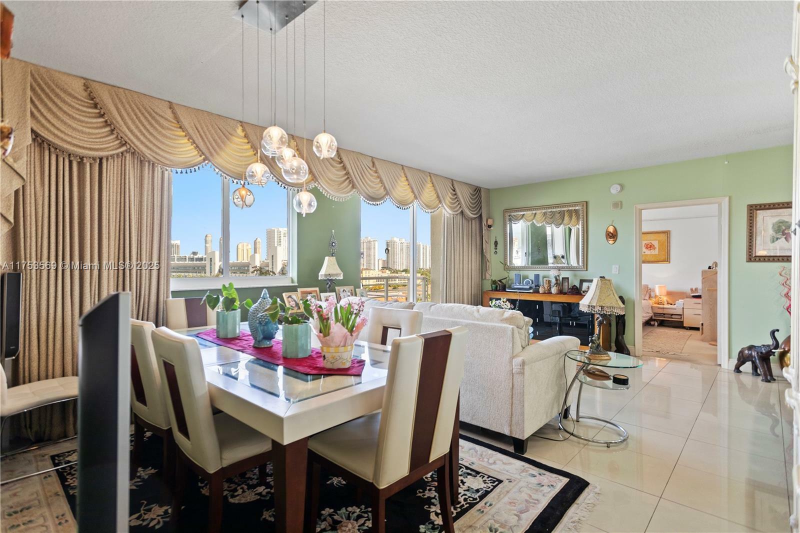 Property Photo: 18800 NE 29th Ave 906 FL 33180