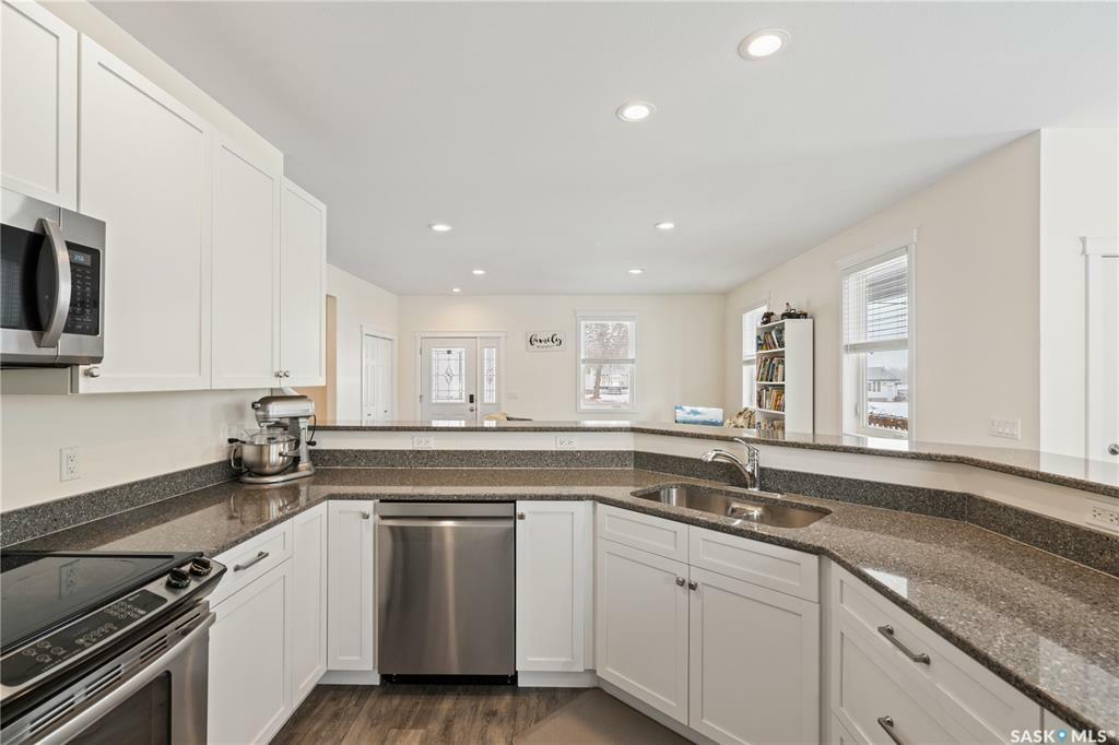 Property Photo: 190 1st Street W SK S0M 2K0