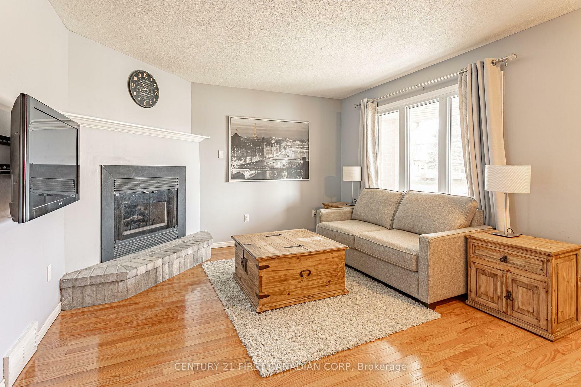 Property Photo: 91 Bonaventure Drive W ON N5V 4A7