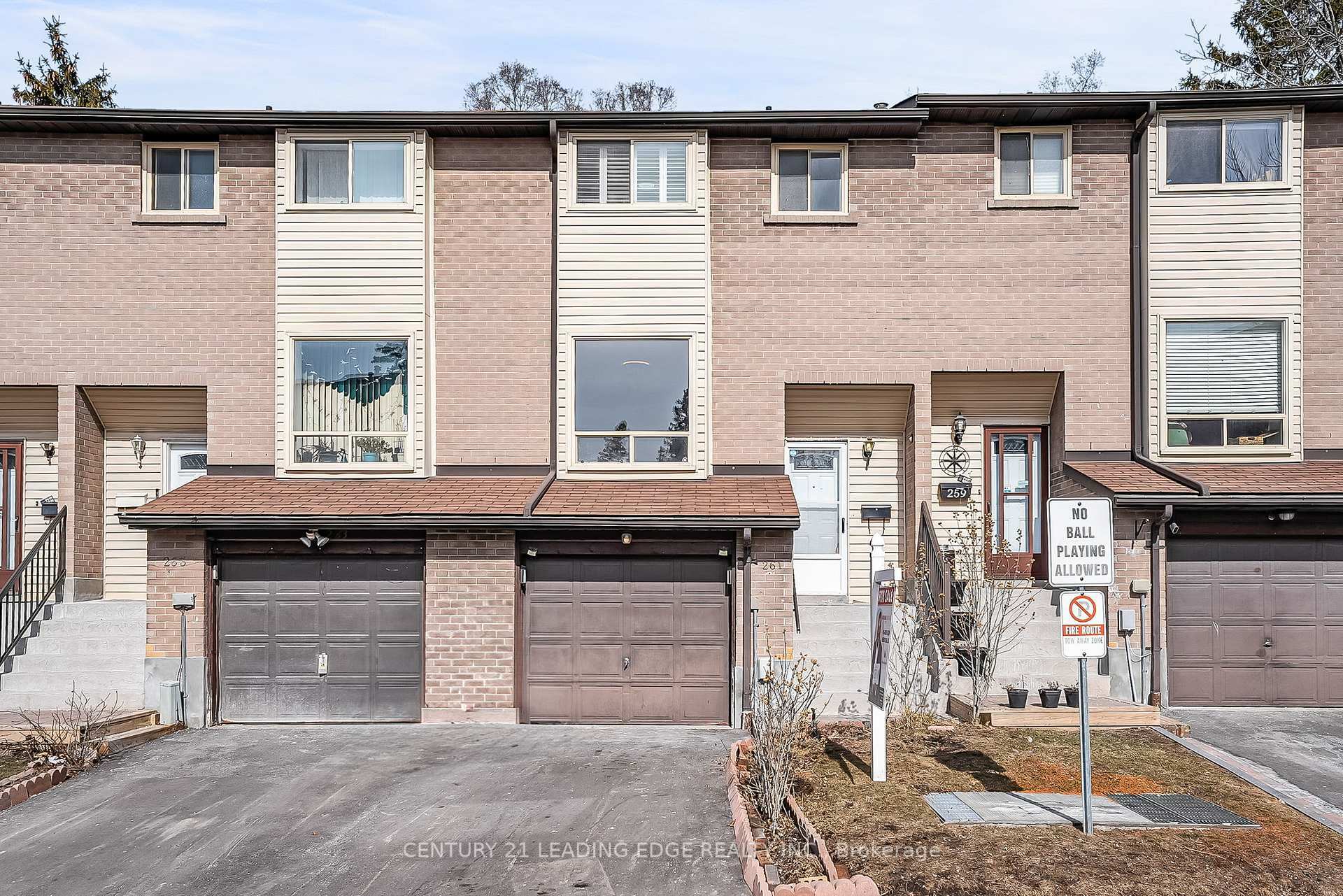 Photo de la propriété: 55 Collinsgrove Road 261 ON M1E 4Z2