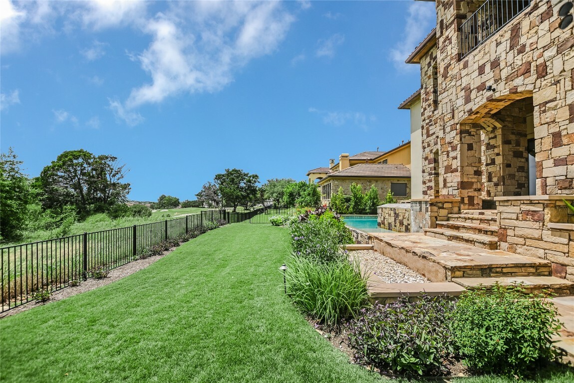 Property Photo: 211 Jack Nicklaus Drive TX 78738