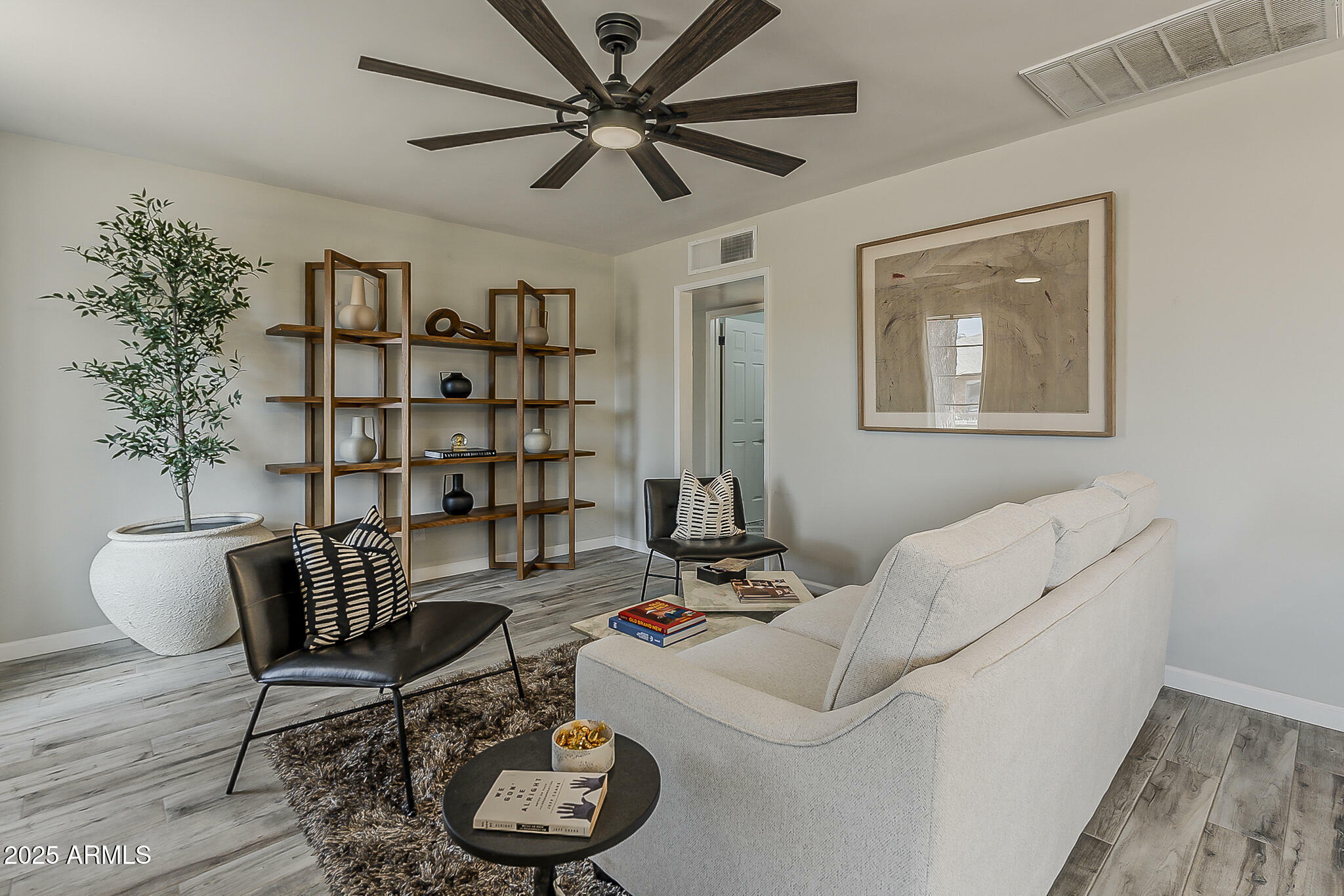 Property Photo: 5014 W Gardenia Avenue AZ 85301