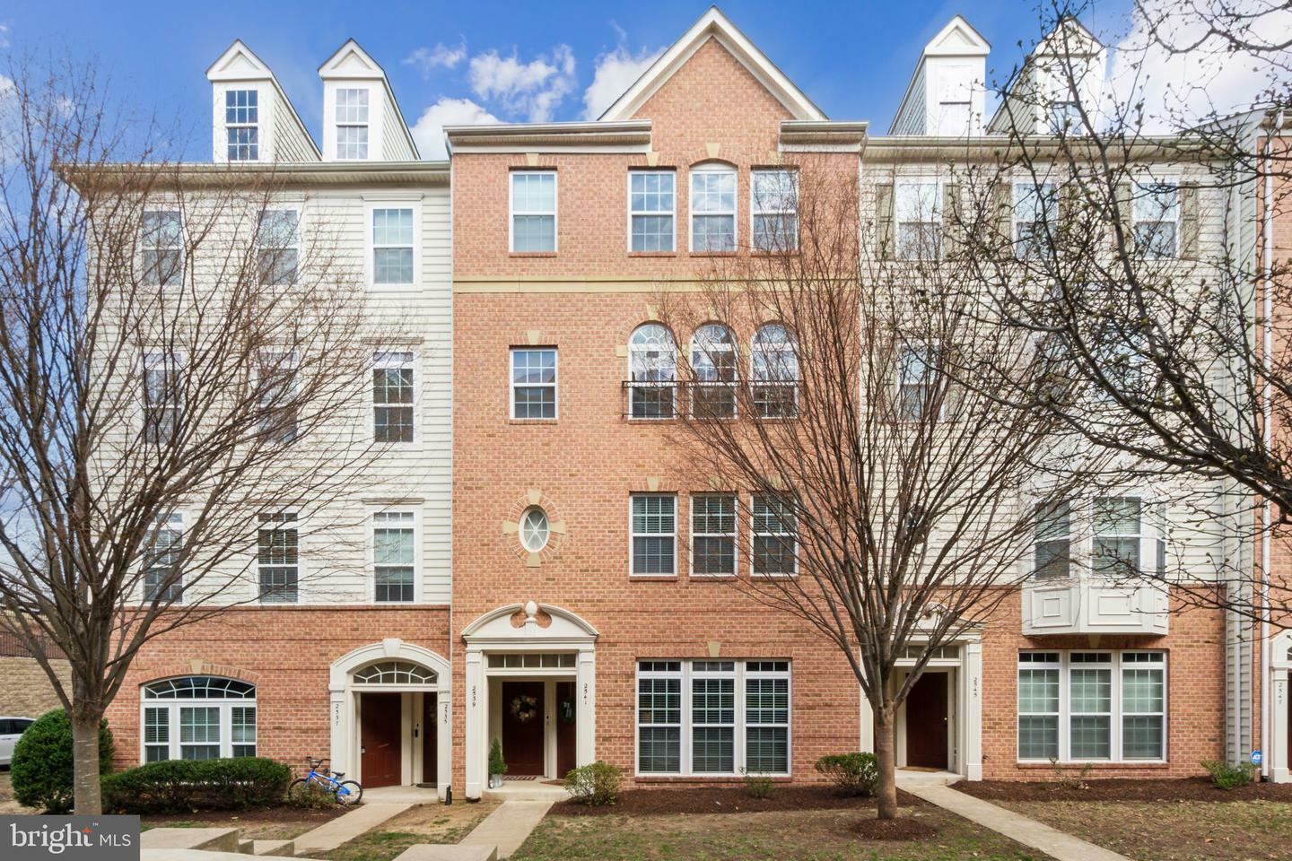Property Photo: 2541 Eastbourne Drive 256 VA 22191