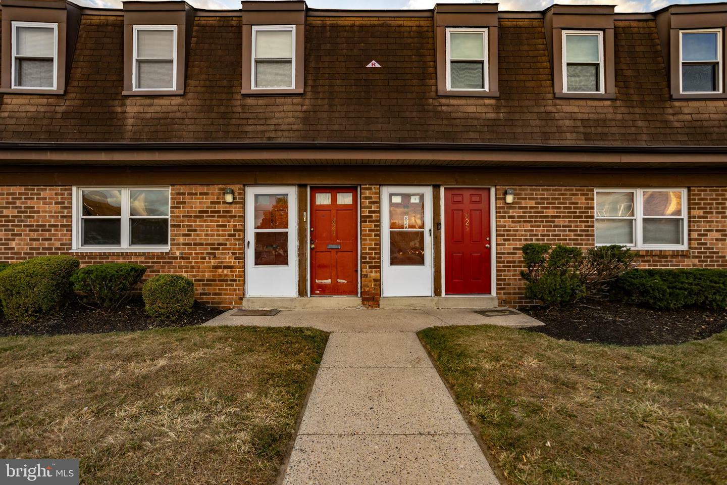 Property Photo: 823 Henri Court NJ 08016