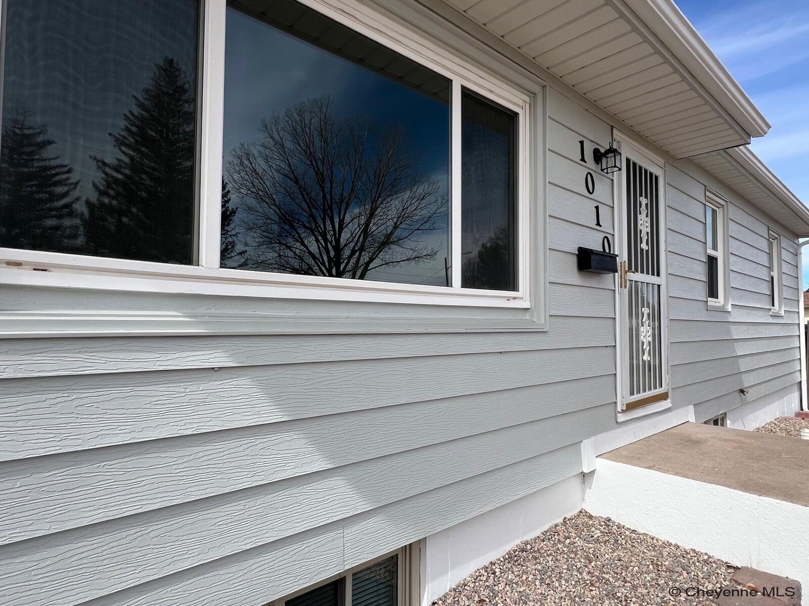 Property Photo:  1010 Cahill Dr  WY 82001 