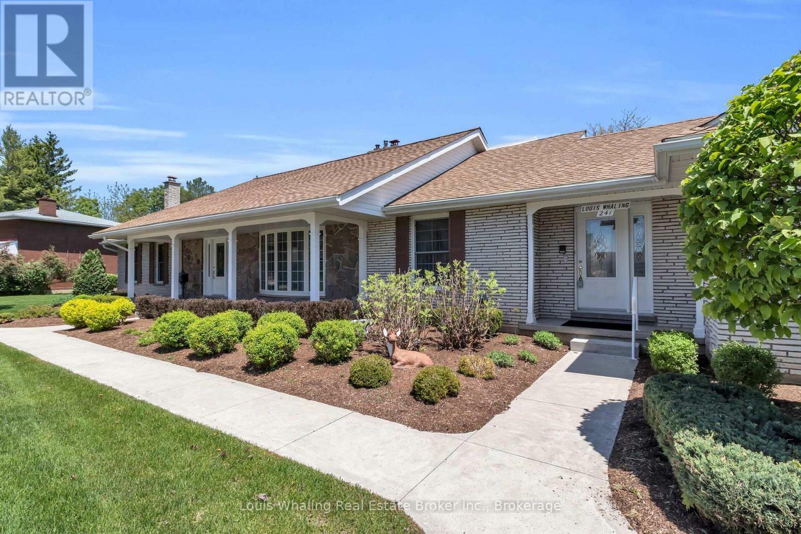Property Photo: 241 4th Avenue ON N4N 2B6