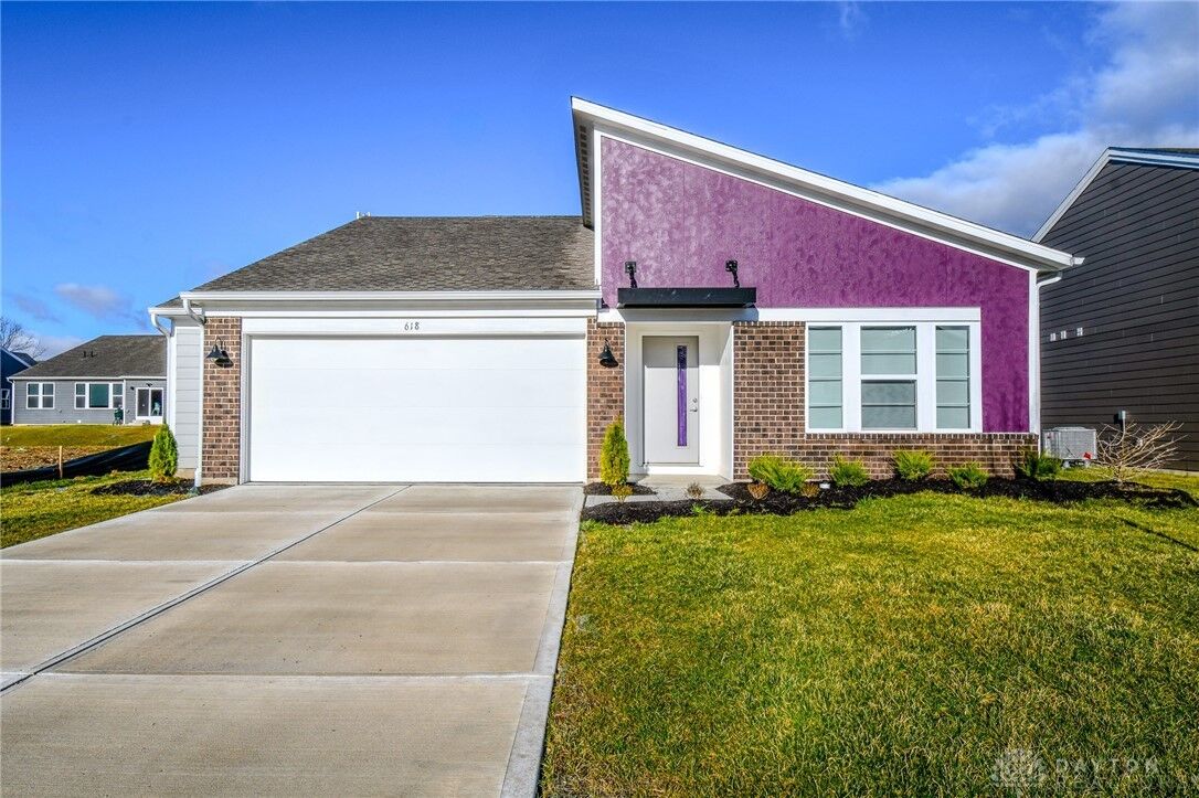 Property Photo: 618 Tulip Court OH 45387