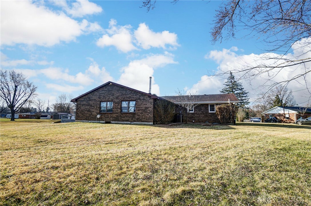 Property Photo: 2575 Rosewood Drive OH 45373