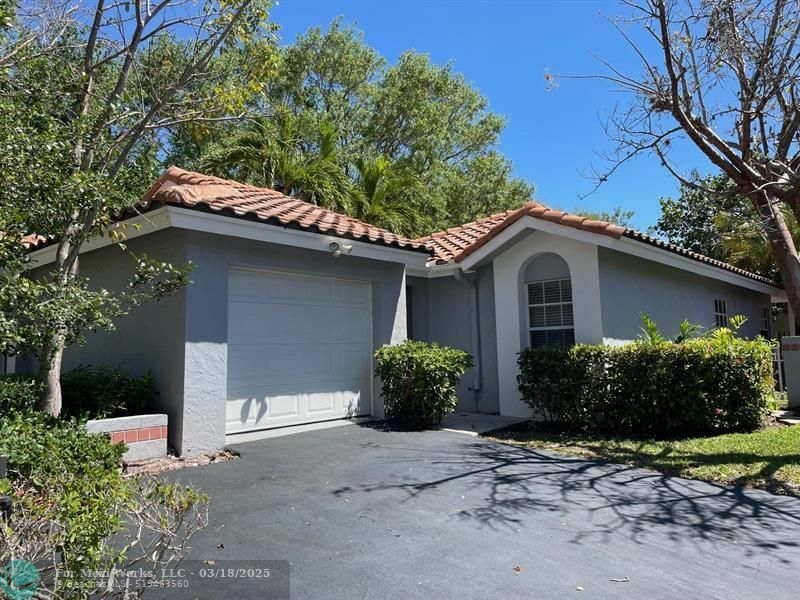 Property Photo:  1356 Seagrape Cir  FL 33326 