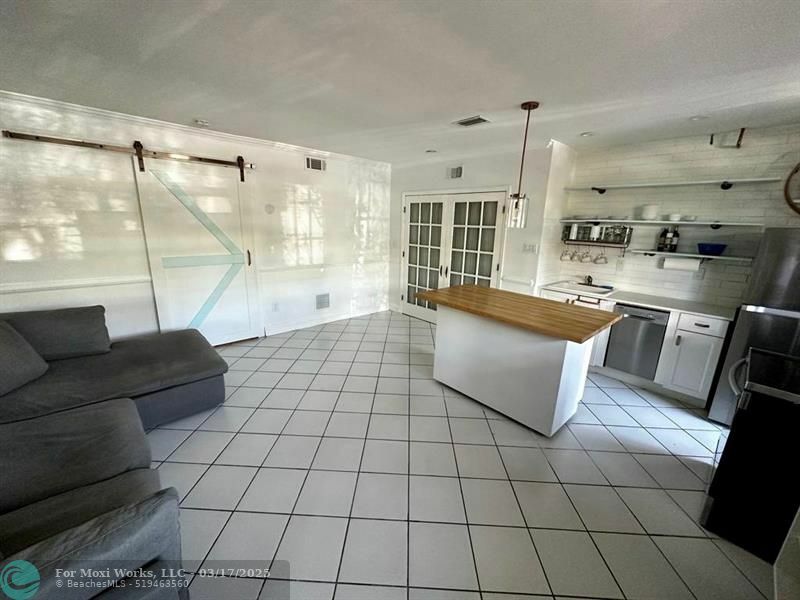 Property Photo:  1575 West Ave 2  FL 33139 