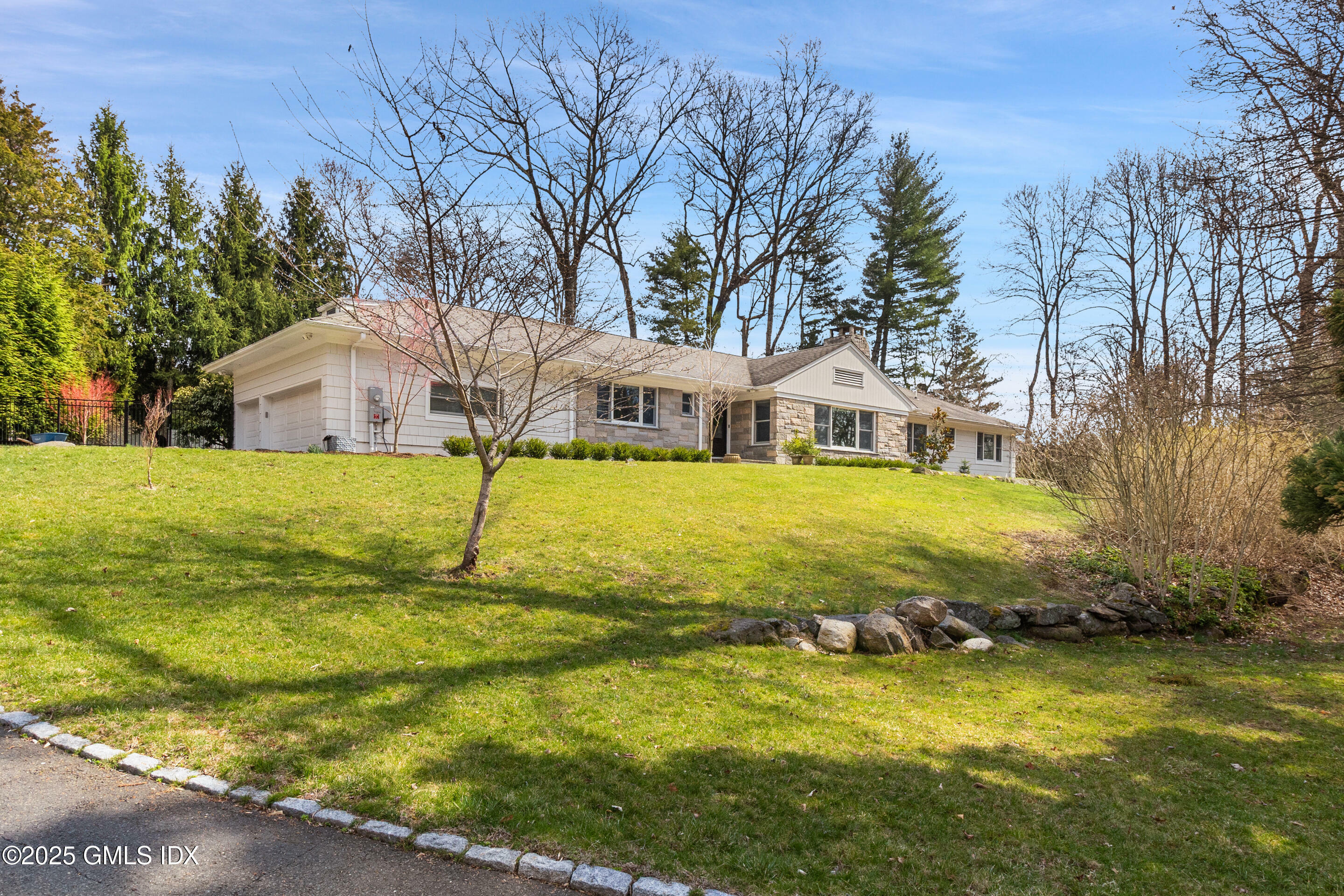 82 Rockwood Lane  Greenwich CT 06830 photo