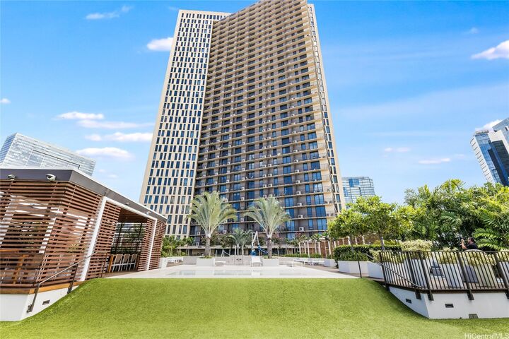 Property Photo:  987 Queen Street 502  HI 96814 