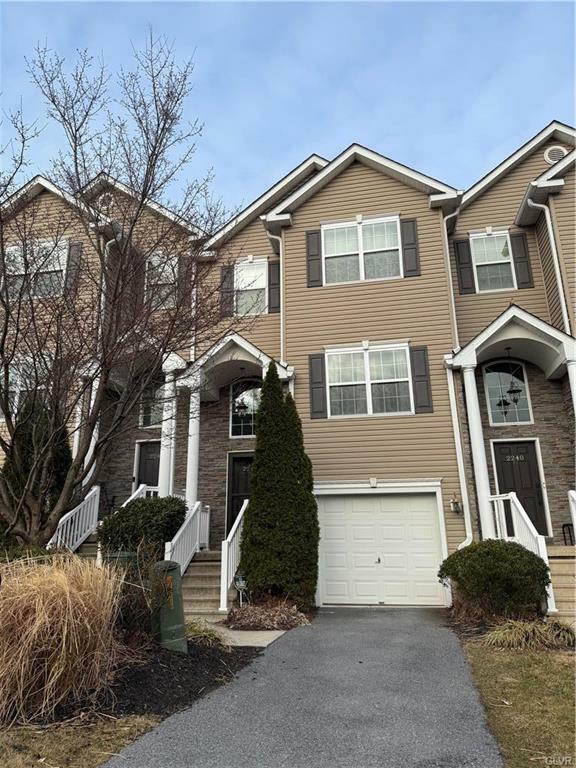 2242 Rising Hill Road  Whitehall Twp PA 18052 photo