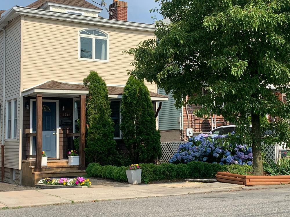 Property Photo: 1615 Bayview Avenue NY 10465