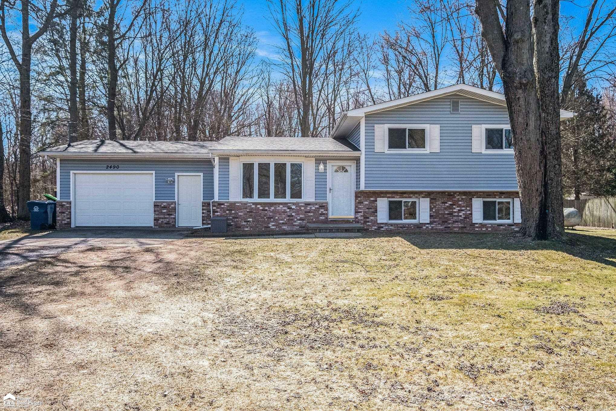 Property Photo: 2490 E Moore Road MI 48601-9343