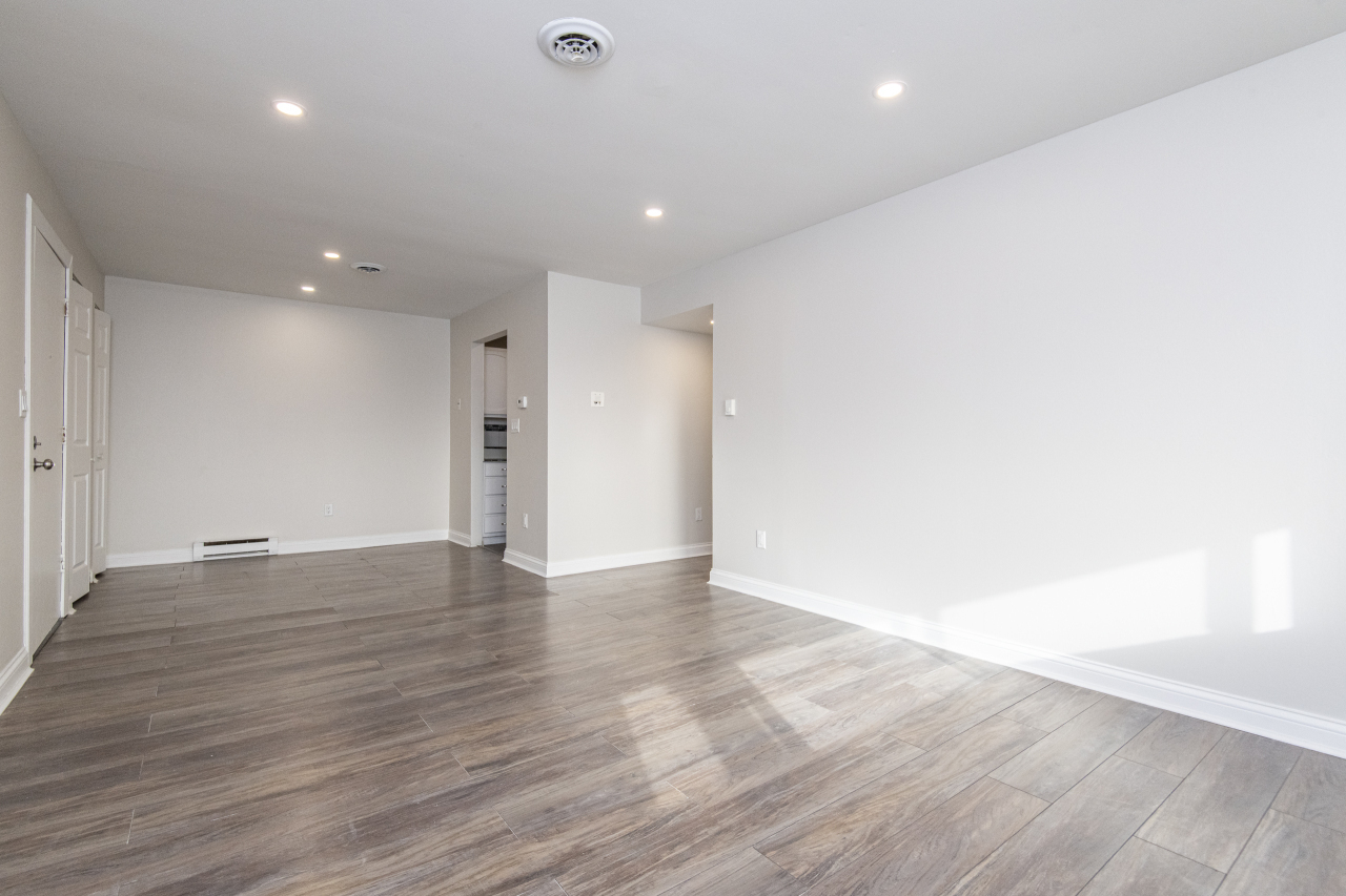 Property Photo: 10416 W Whitnall Edge Ct 202 WI 53132