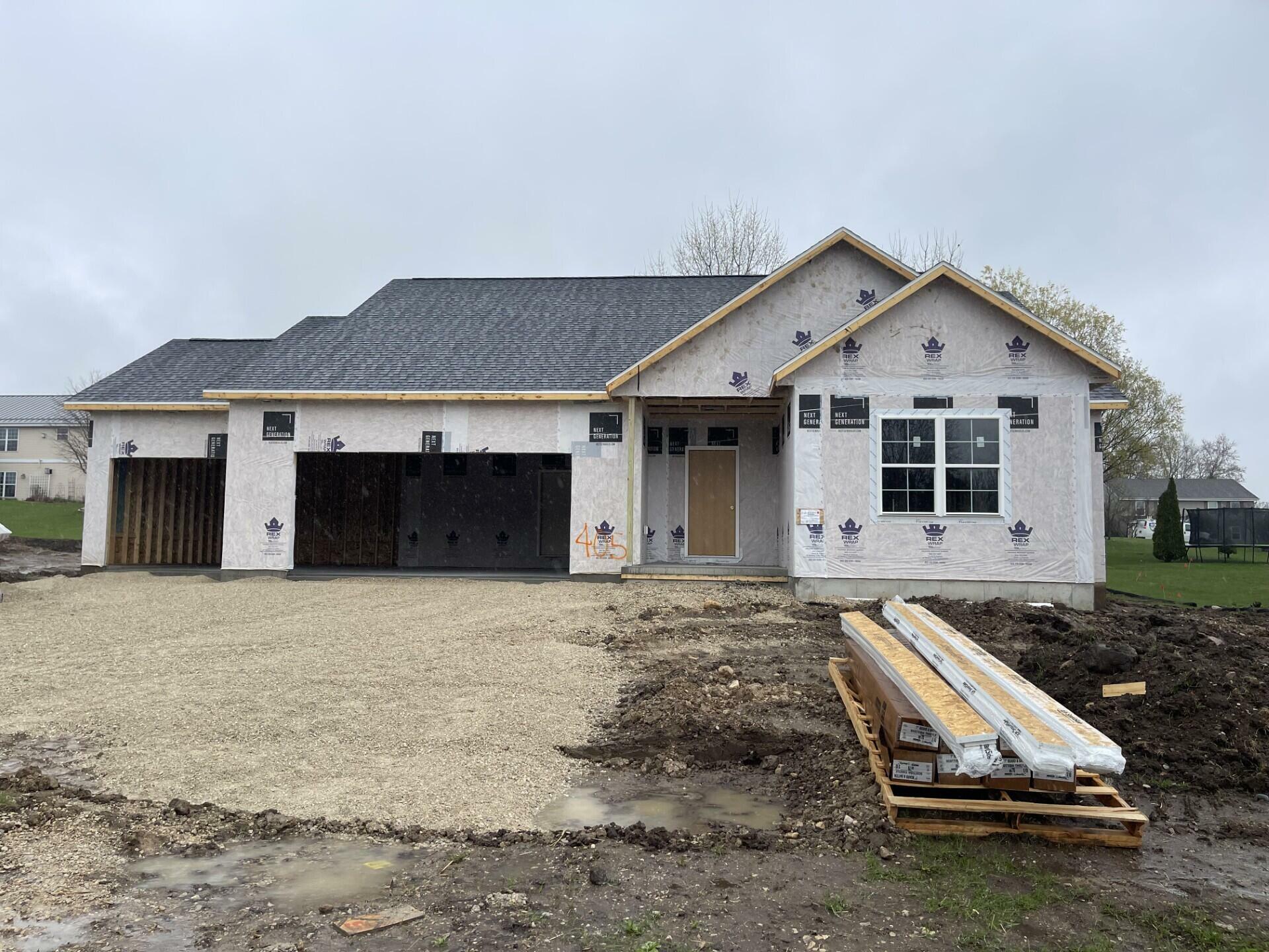 Property Photo: 405 Valley Dr WI 53091