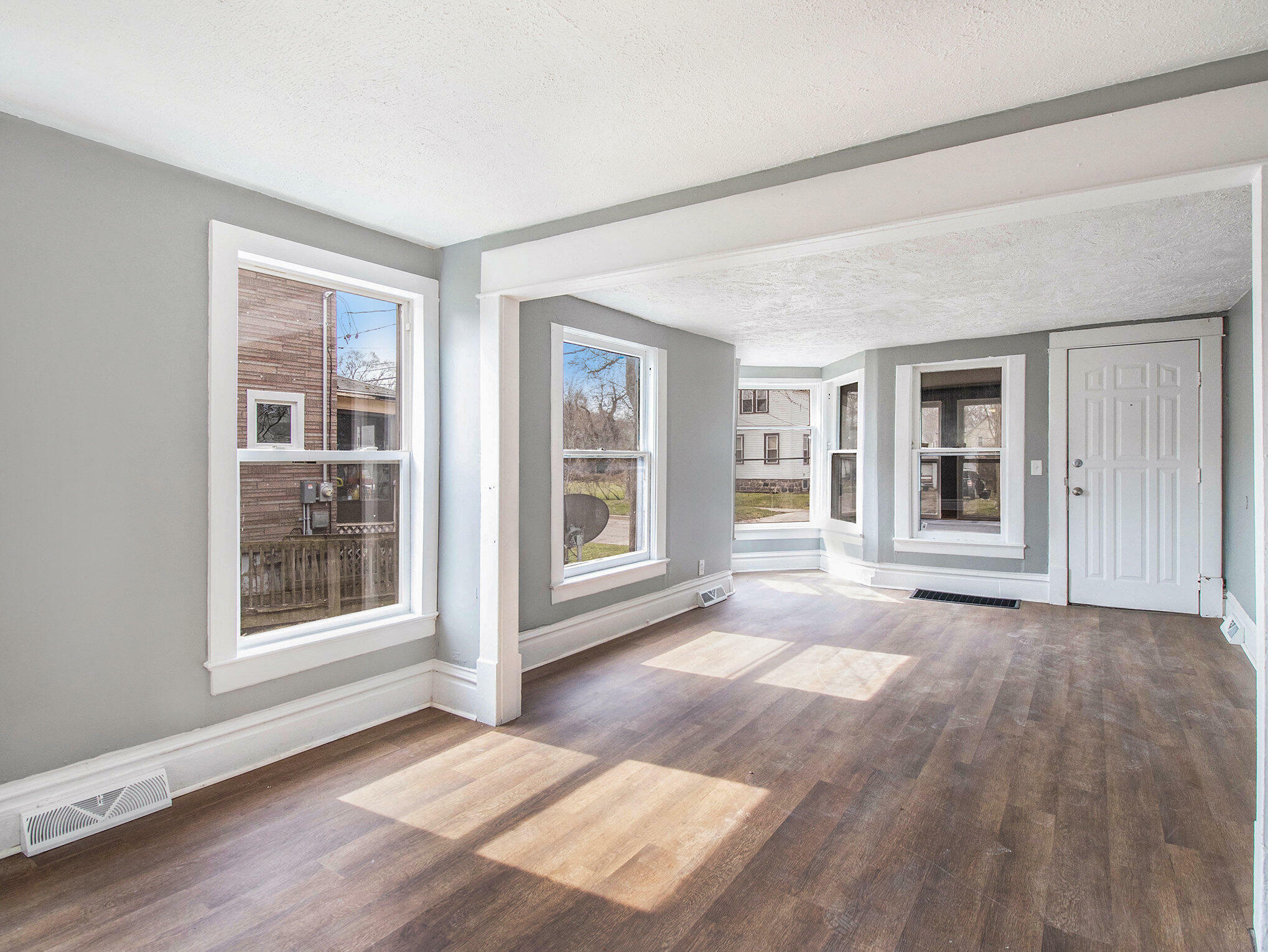 Property Photo: 1628 N Edwards Street MI 49007