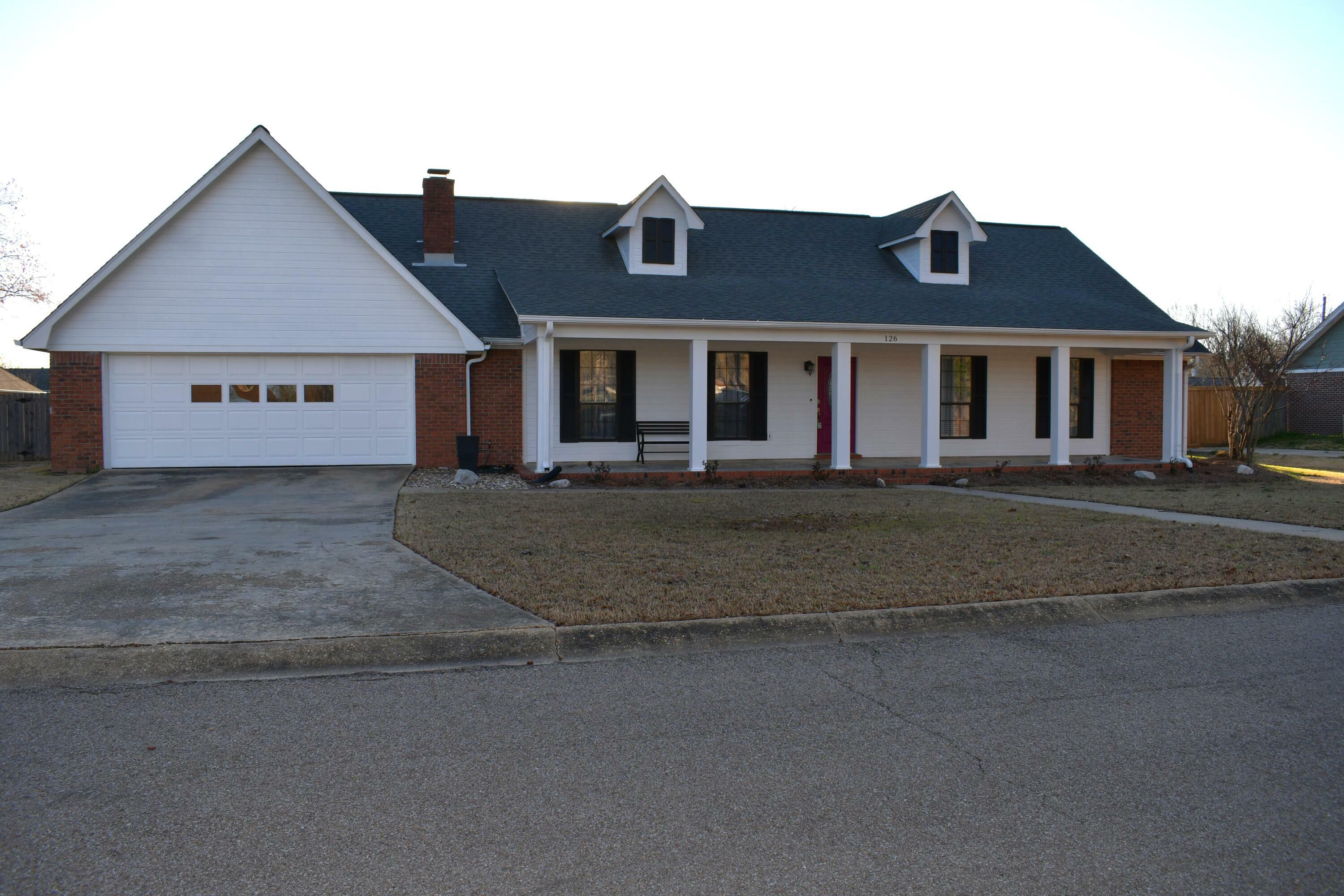 Property Photo: 126 Westwood Circle MS 38866