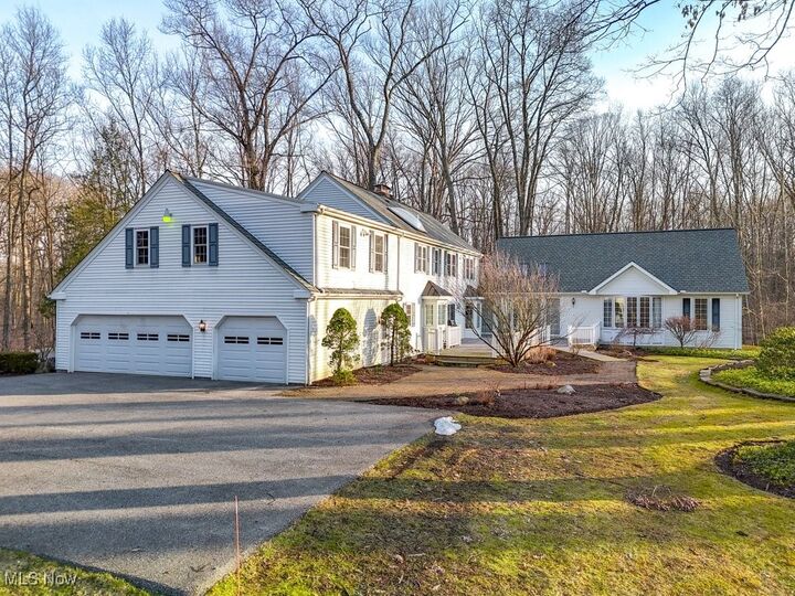Property Photo: 20 Stonecreek Drive OH 44022