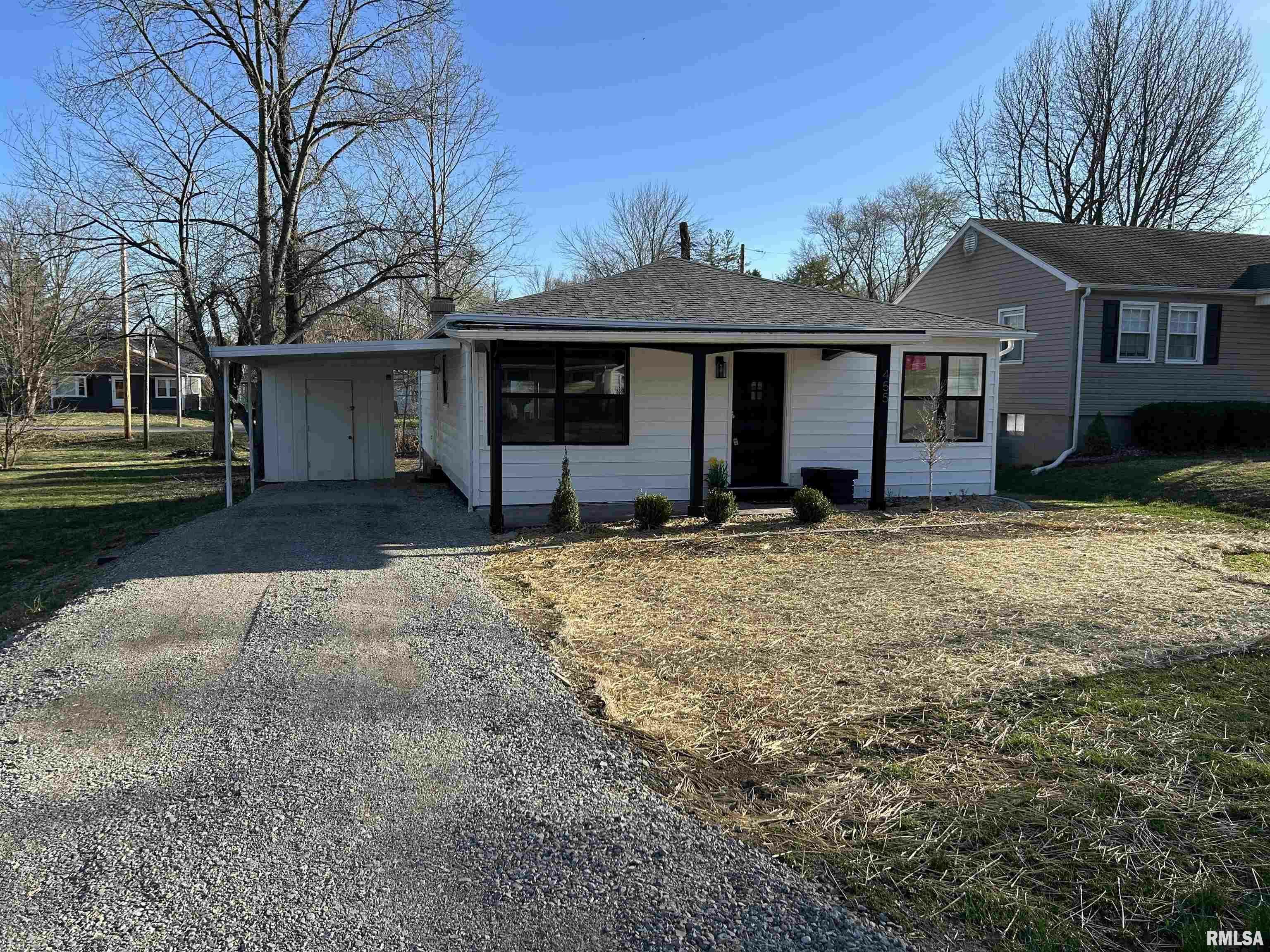 455 E Cedar Avenue  Duquoin IL 62832 photo