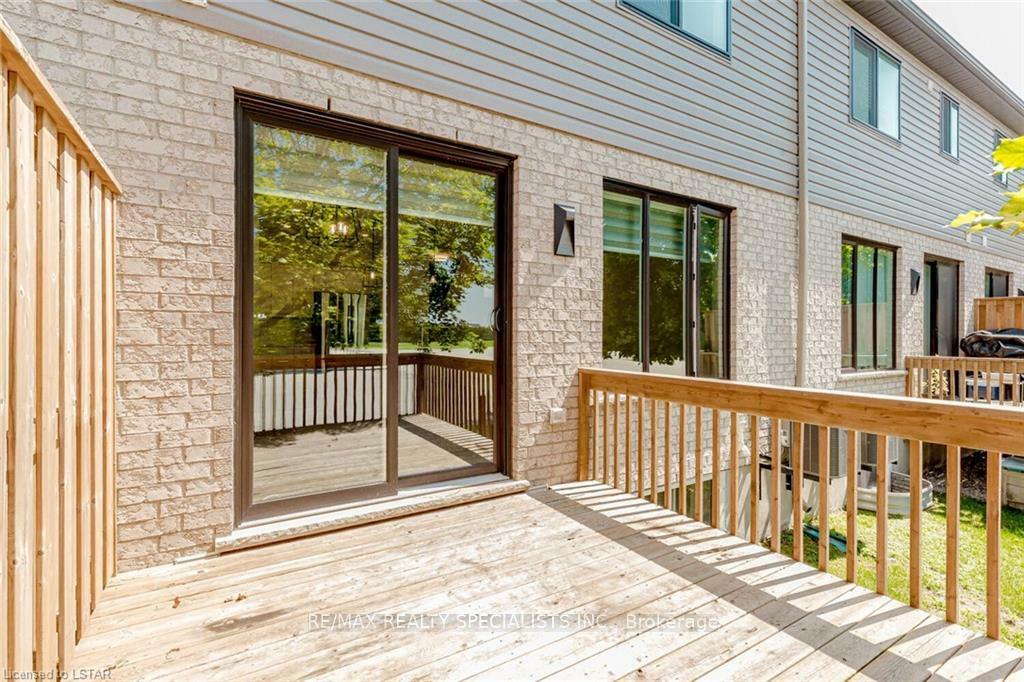 Property Photo: 601 Lions Park Drive S 15 ON N0L 1W0