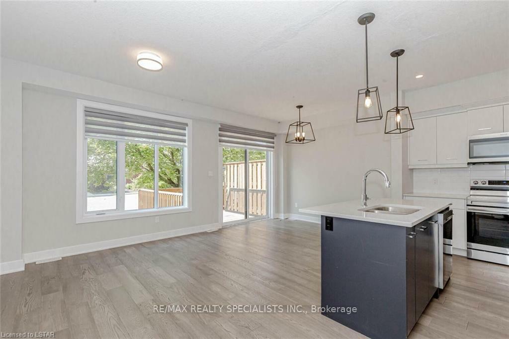 Property Photo: 601 Lions Park Drive S 15 ON N0L 1W0