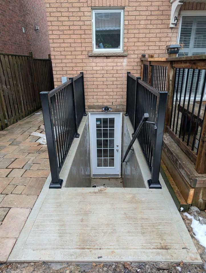 Photo de la propriété: 3 Tiller Street ON L1Z 1X9