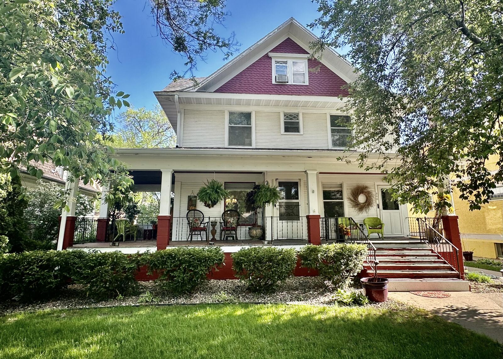 Property Photo:  308 SE 8th Ave  SD 57401 