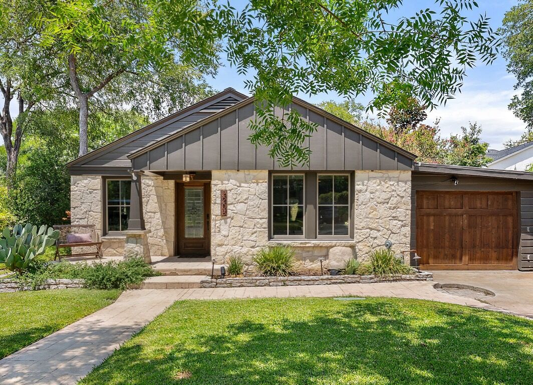 Property Photo: 2208 Mountain View Road TX 78703