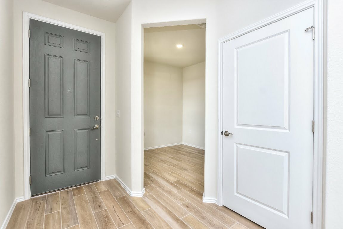Property Photo:  706 Livewater Cove  TX 78633 
