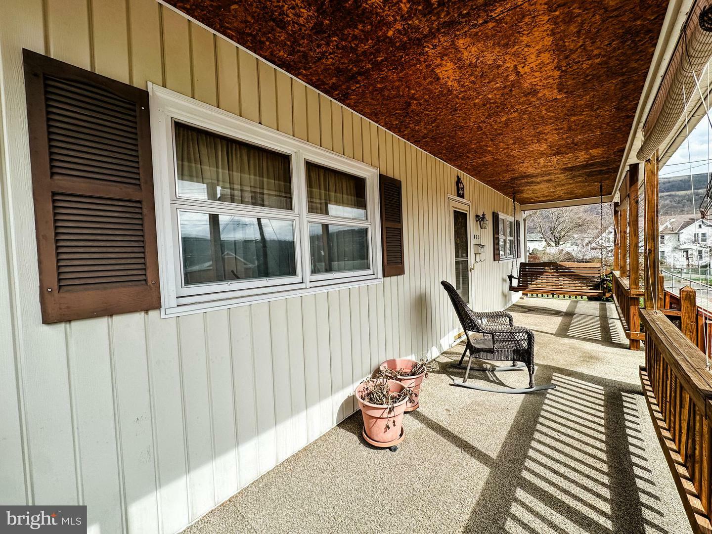 Property Photo: 435 Vine Street MD 21562