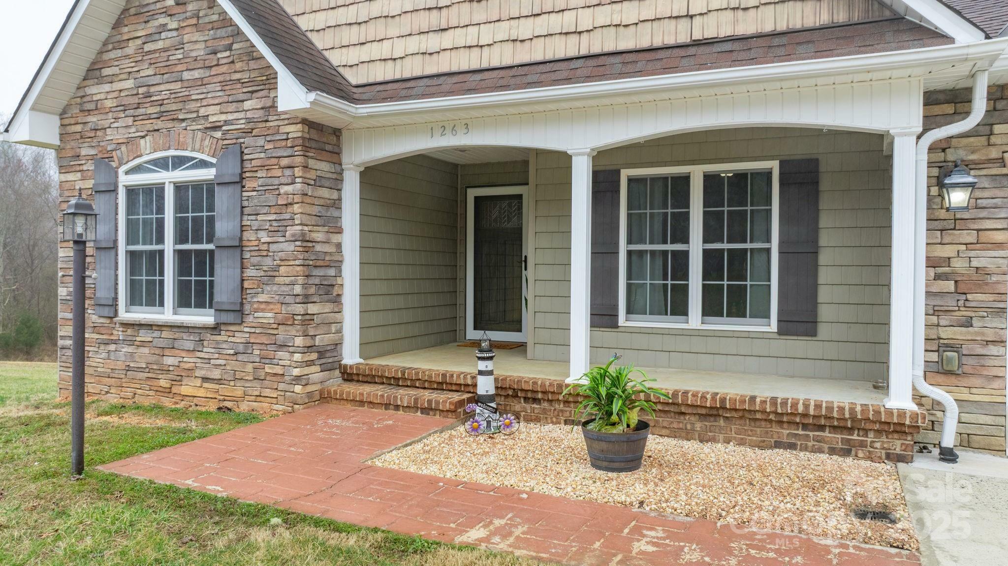 Property Photo: 1263 Waterford Drive NC 28602