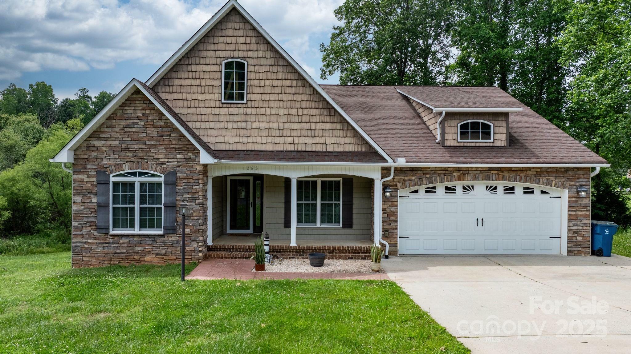 Property Photo: 1263 Waterford Drive NC 28602