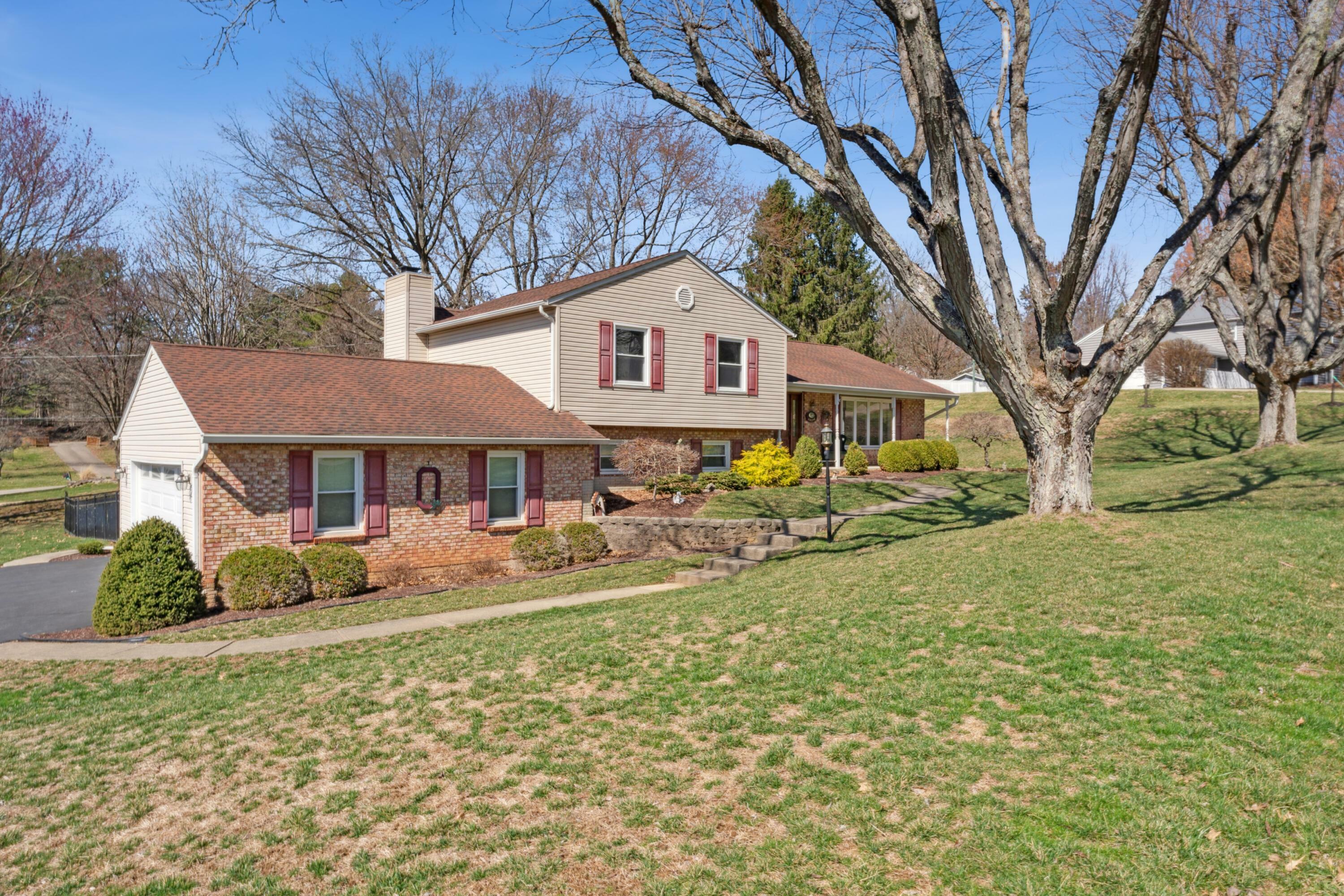 Property Photo: 1225 Pembroke Road OH 43055